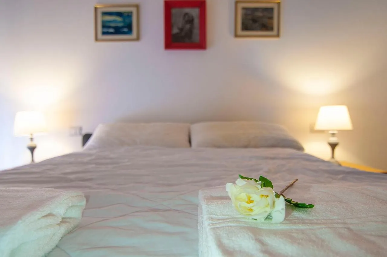 Maffeihouse 5 Min To Hospital Apartment Verona Italy