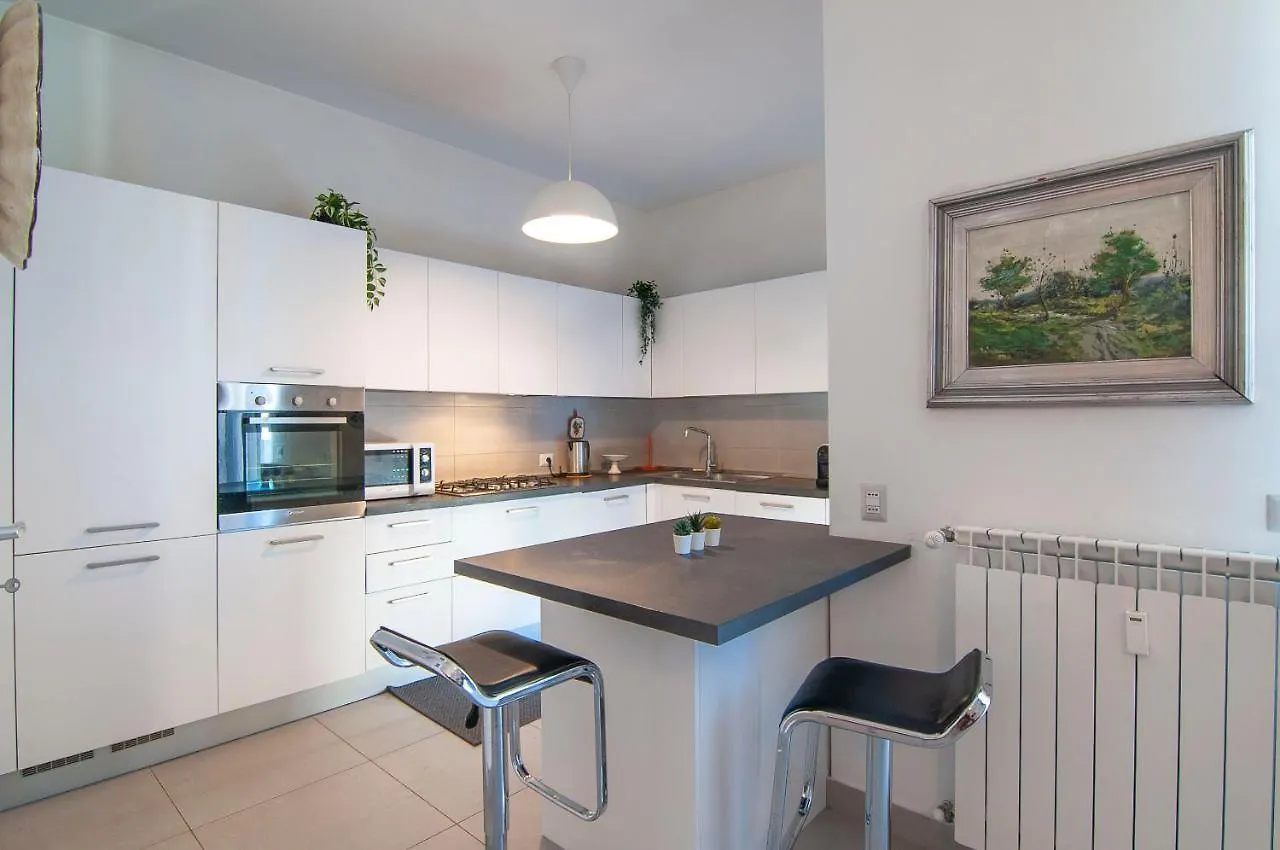 Maffeihouse 5 Min To Hospital Apartment Verona